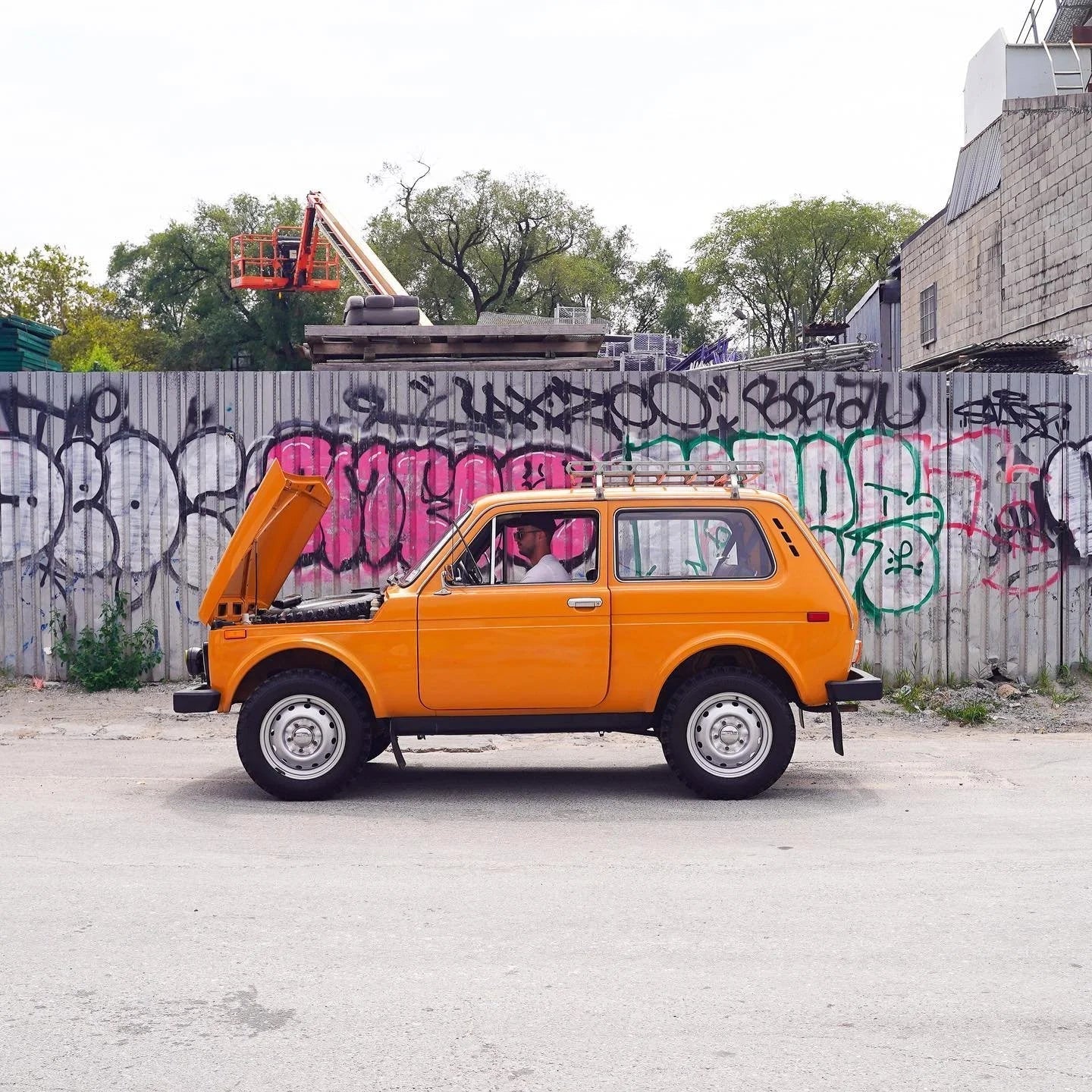VIDEO: Nick, 1983 Lada Niva